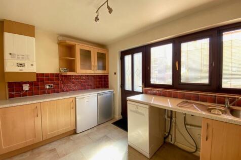 Kitchen 2.jpg