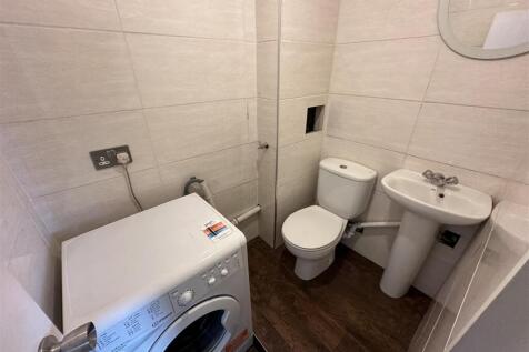 downstairs toilet.jpeg
