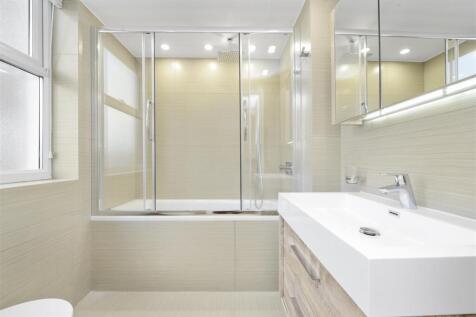75BC Bathroom 2.jpg