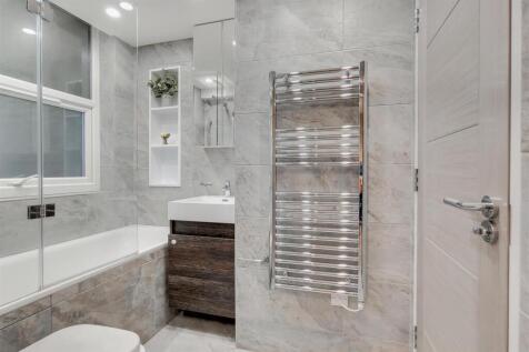 11_Bathroom-1.jpg