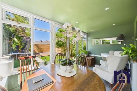Garden room