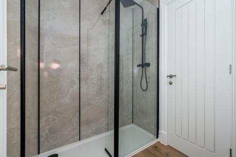 Jack &amp; Jill Bathroom