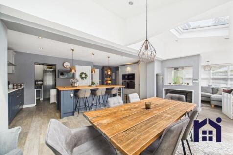 Dining kitchen