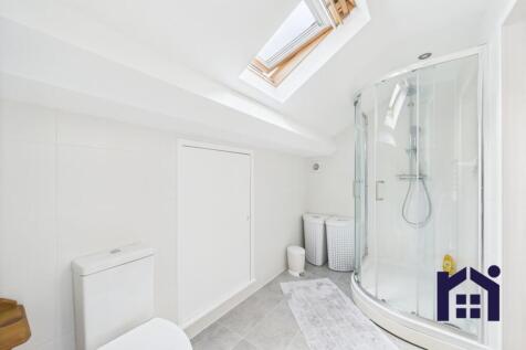 En suite bed two