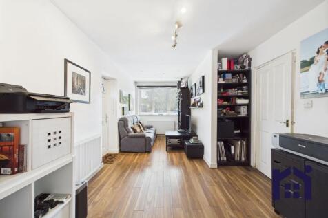 Annex snug