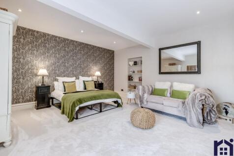 Guest bedroom