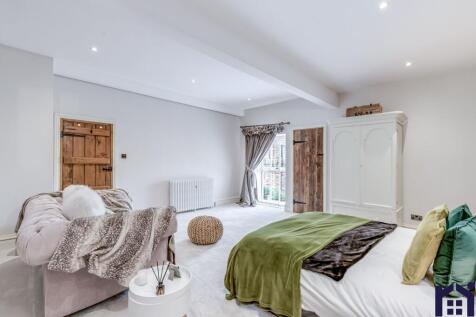 Guest bedroom