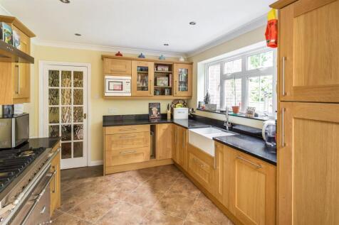 kitchen 2.jpg