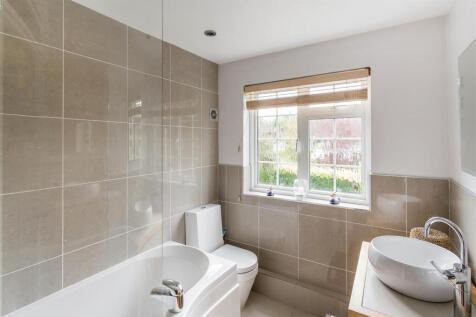family bathroom.jpg
