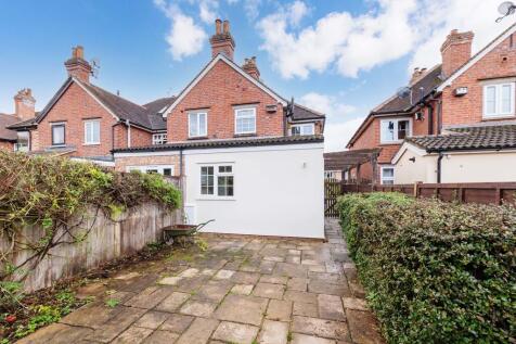 19 Goldenball Lan...