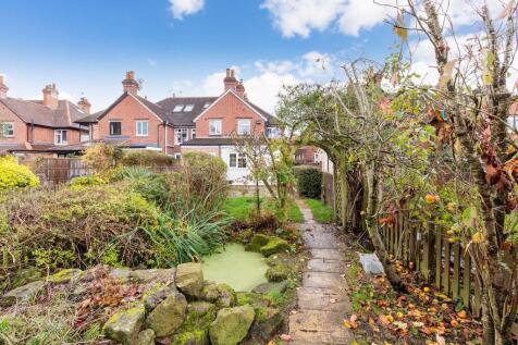 19 Goldenball Lan...