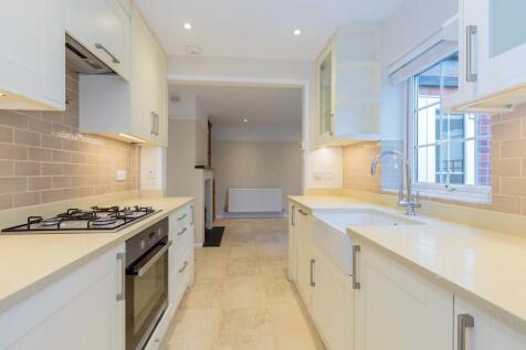 19 Goldenball Lan...