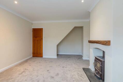 19 Goldenball Lan...