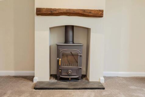 19 Goldenball Lan...