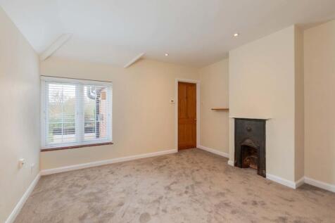 19 Goldenball Lan...