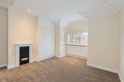 19 Goldenball Lan...