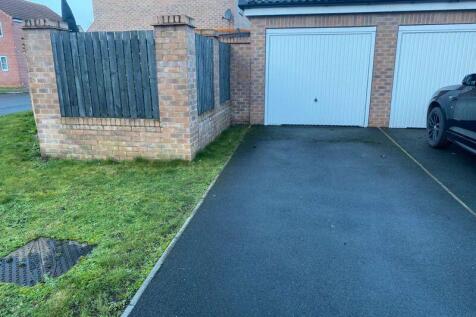Drive &amp; Garage