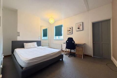 Bedroom One/Lounge