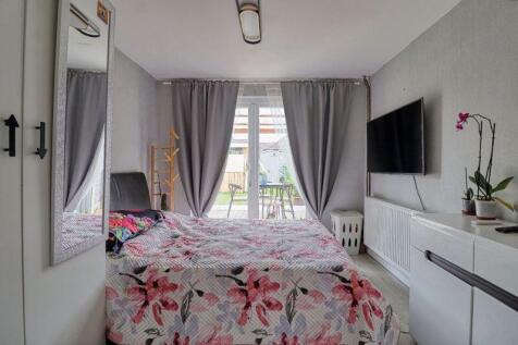 Diner/Bedroom Four