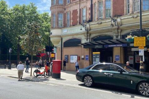Queensway St.