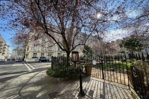 Cleveland Sq