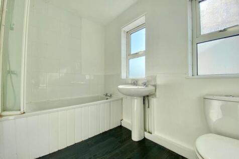 Bathroom.JPG