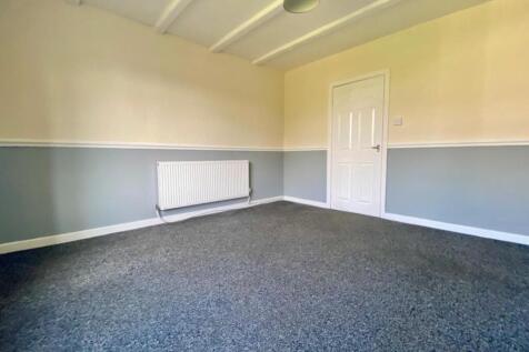 Living room 2 .JPG