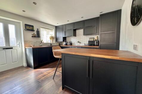 Kitchen 1.jpg