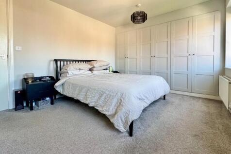 Bedroom 1.1.jpg