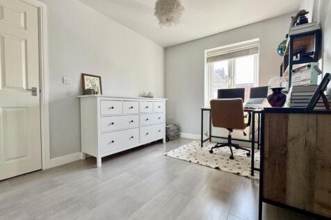 Bedroom 2.0.jpg