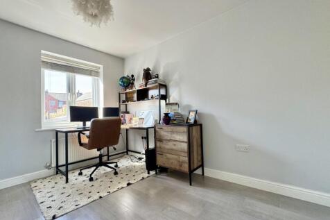 Bedroom 2 .jpg