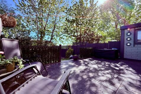 PATIO.jpg