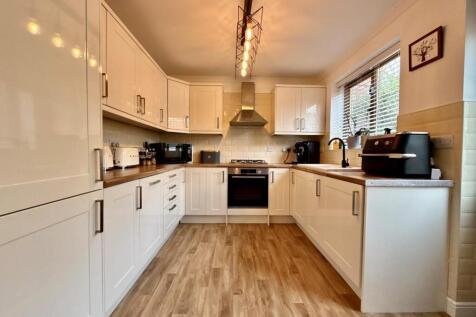 cemetery Road Jump kitchen 3.jpg