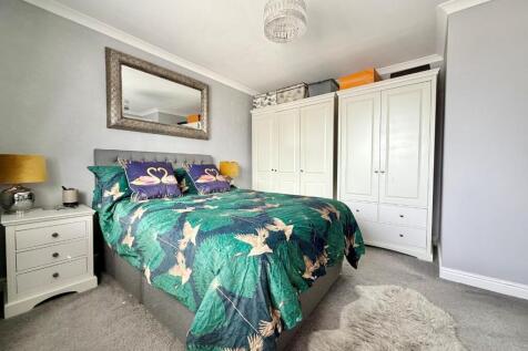 cemetery Road Jump Main Bedroom 2.jpg