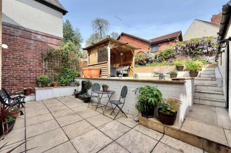 cemetery road rear garden.jpg