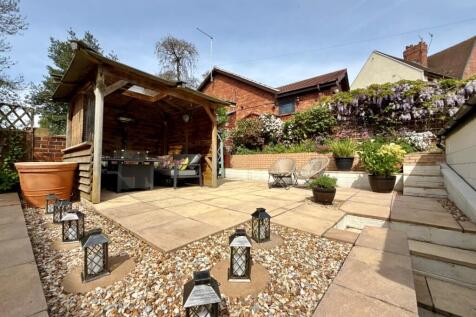 cemetery road rear garden 2.jpg