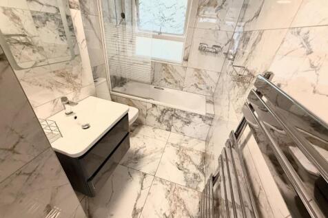 bathroom 2.jpg