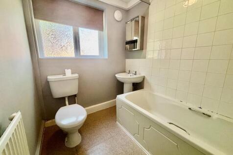 71 Greenwood Bathroom 1.jpg