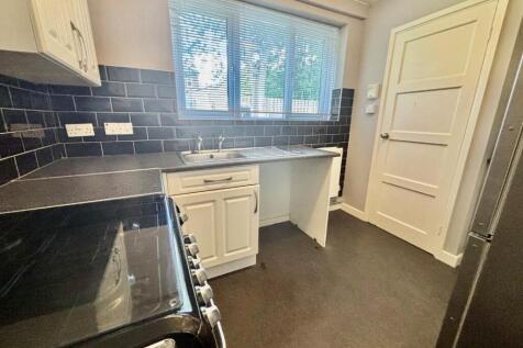 71 Greenwood Kitchen 1.jpg