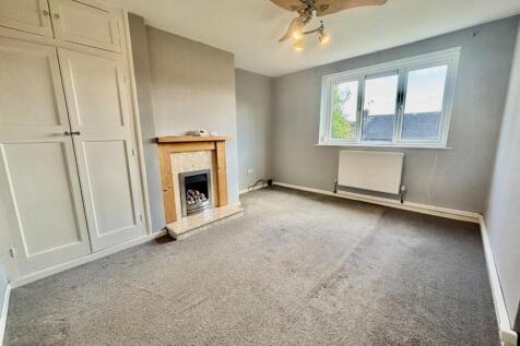 71 Greenwood Living Room 1.jpg
