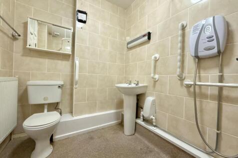 20 Fitzwilliam Bathroom 1.jpg