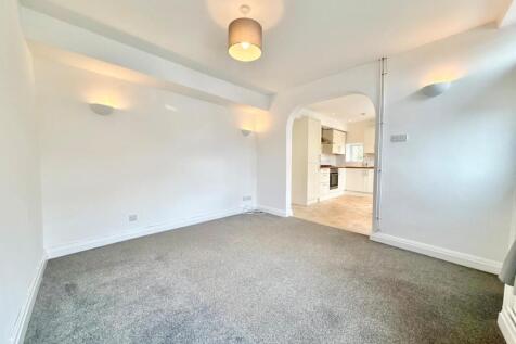 1 Mount living room 1.jpg