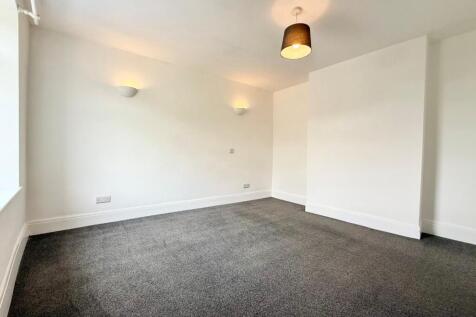 1 Mount bedroom 1.jpg