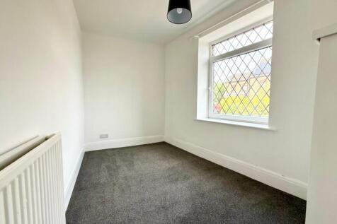 1 Mount bedroom 2.jpg