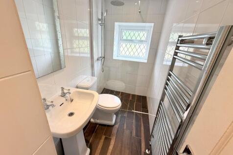 1 Mount bathroom.jpg