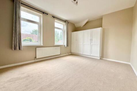 Torksey 1st bedroom 3.jpg