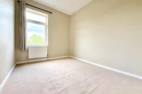 Torksey 2nd bedroom 1.jpg