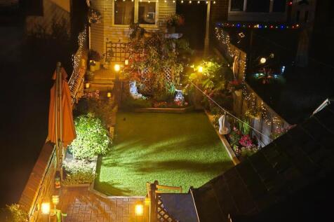 51 Greenhead  garden.jpg