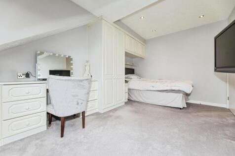 pbox-bedroom-321687.jpg