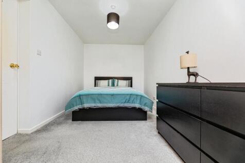 pbox-bedroom-322573.jpg
